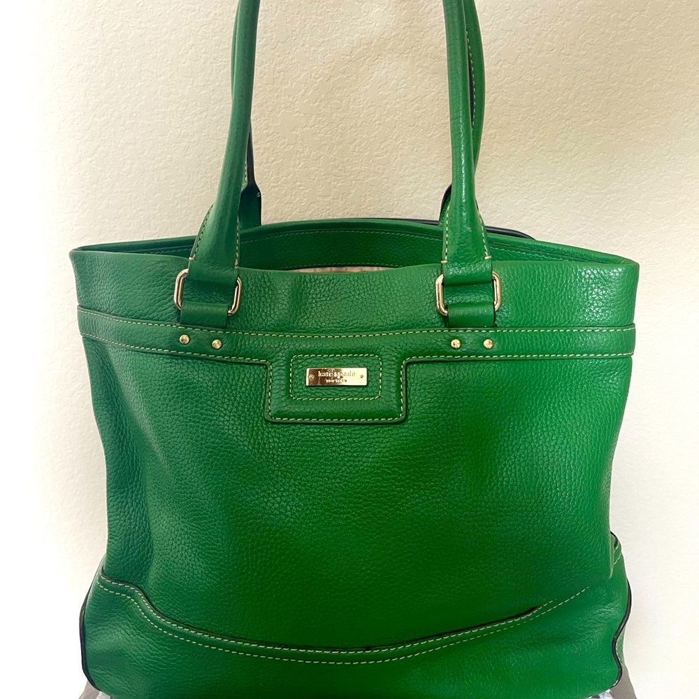 Beautiful 🍀🍀Kate Spade Large Green Tote🍀🍀She’s RARE!!🍀🍀